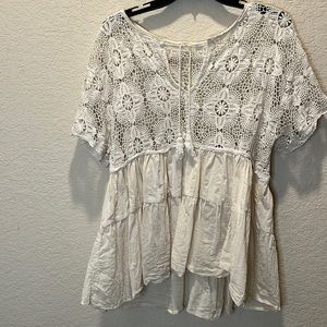 Altar’d state 
Great condition 
Top